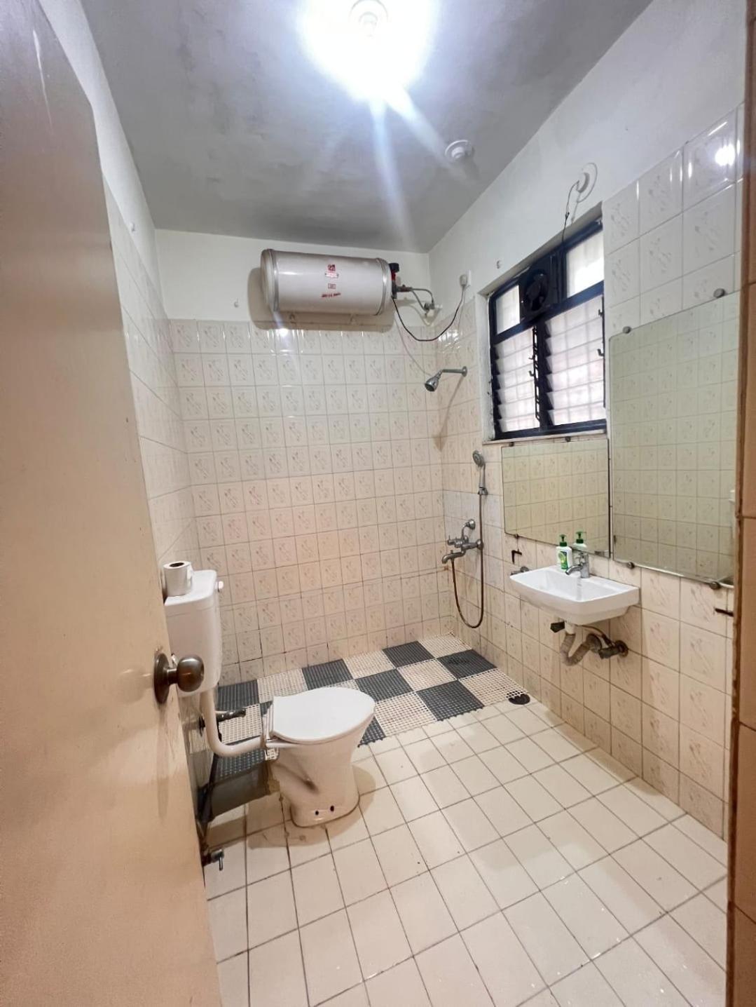 Rostel Backpackers Hostel بونة المظهر الخارجي الصورة