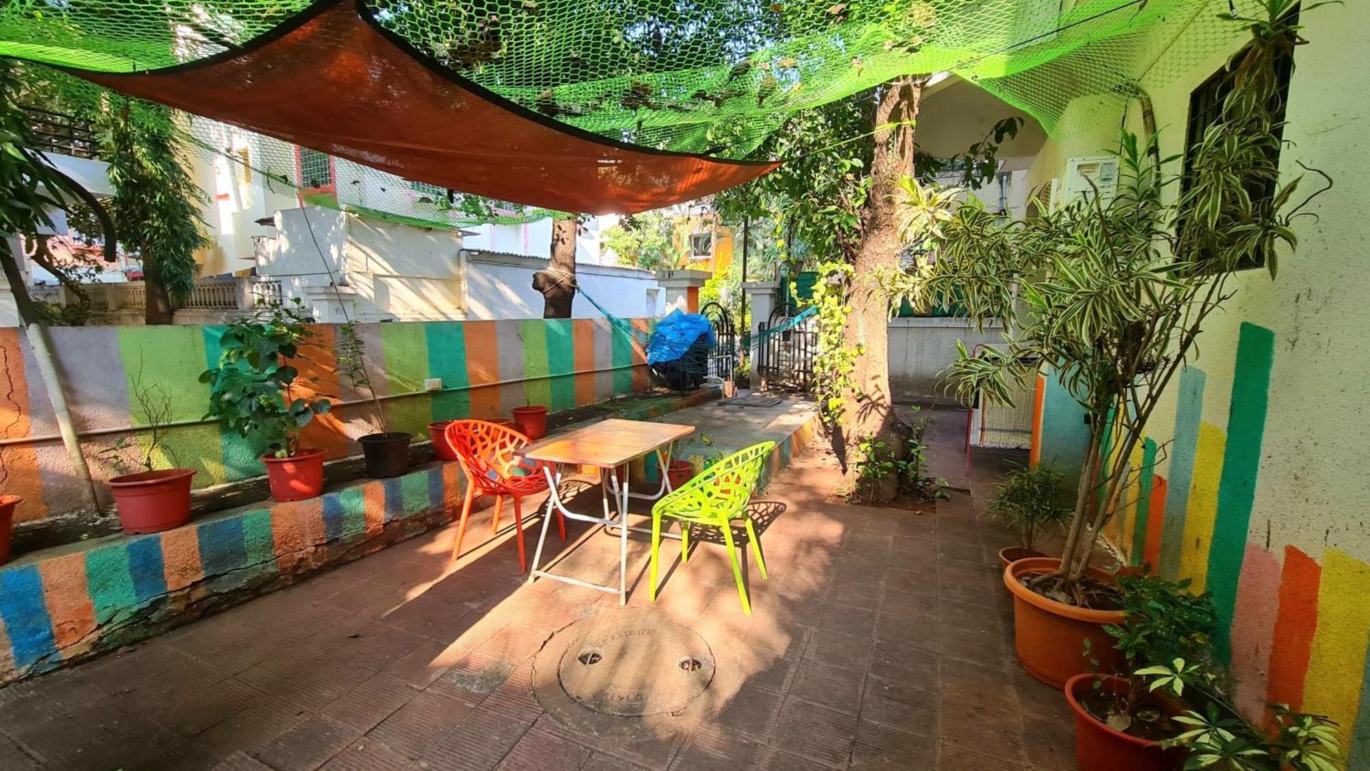 Rostel Backpackers Hostel بونة المظهر الخارجي الصورة
