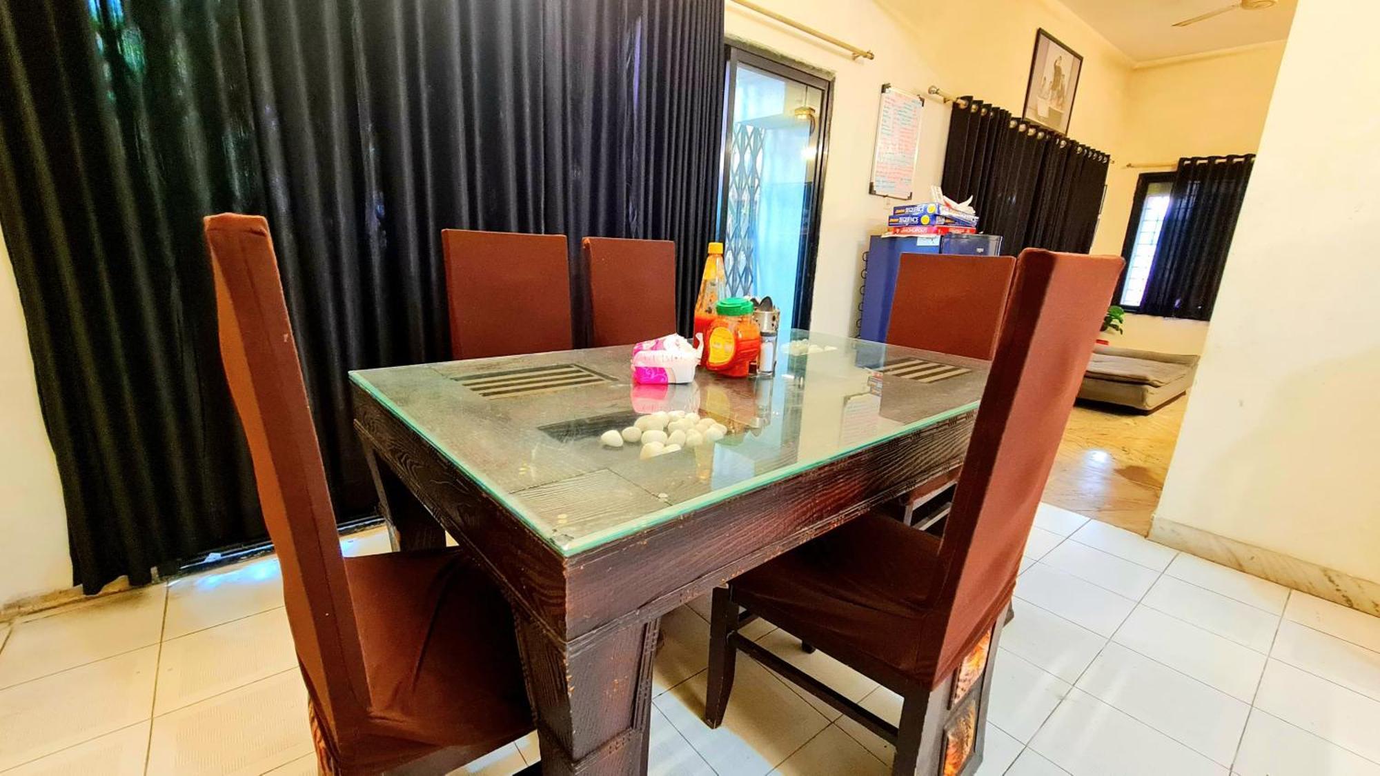 Rostel Backpackers Hostel بونة المظهر الخارجي الصورة