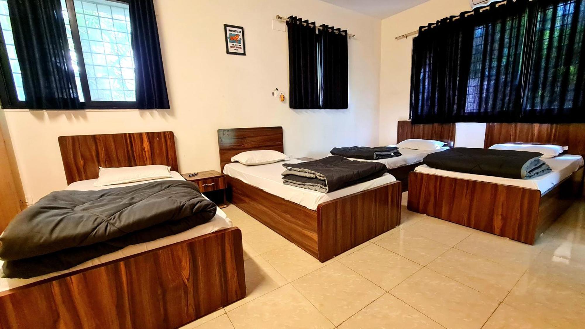 Rostel Backpackers Hostel بونة المظهر الخارجي الصورة