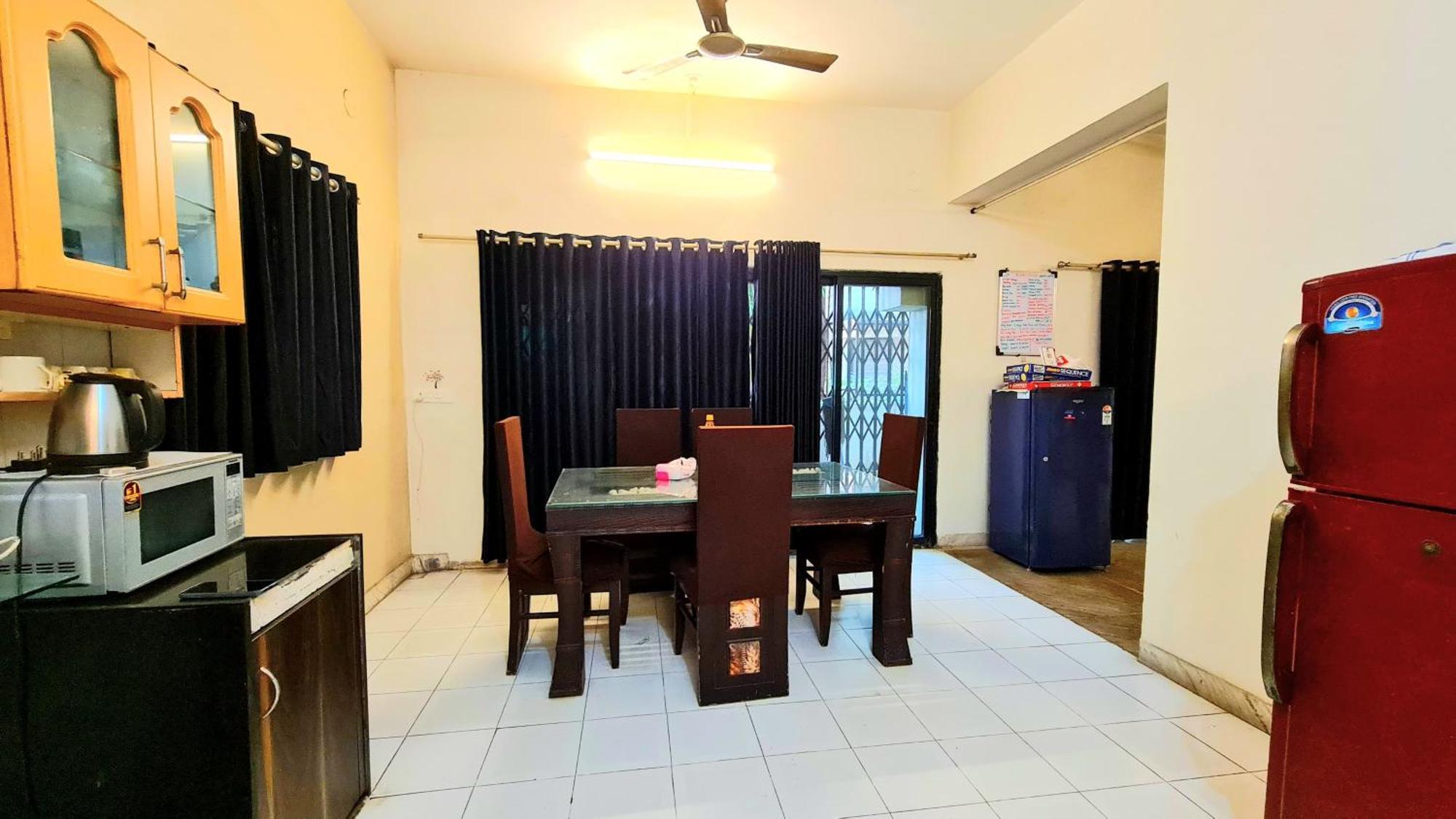 Rostel Backpackers Hostel بونة المظهر الخارجي الصورة